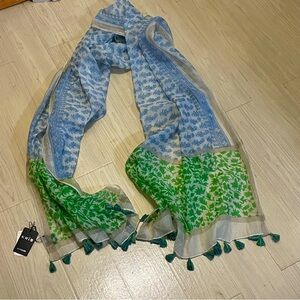 NWT Neiman Marcus Kris Green ,Blue and White Woman’s Scarf with Tassels 25”x75”